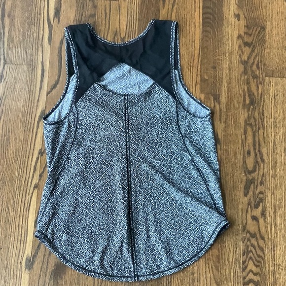 NWOT lululemon Sculpt Tank - Picture 3 of 5